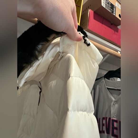 Micheal Micheal Kors faux fur white puffer quilted nylon coat w/belt plus scarf - Picture 8 of 11